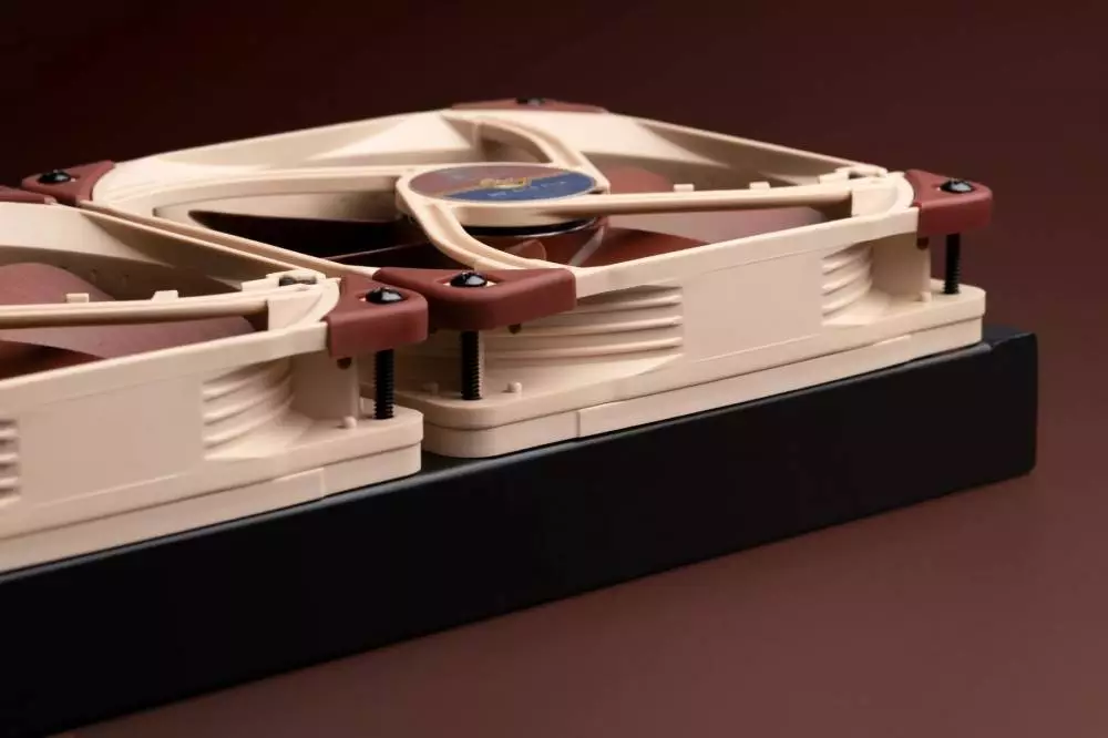 Noctua комплект дистанционери за вентилатор Inlet Side Spacers - 2pcs pack 140x25 mm Fans - NA-IS1-14-Sx2