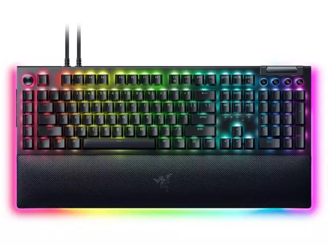 Геймърска клавиатура RAZER BLACKWIDOW V4 PRO - RZ03-04680100-R3M1