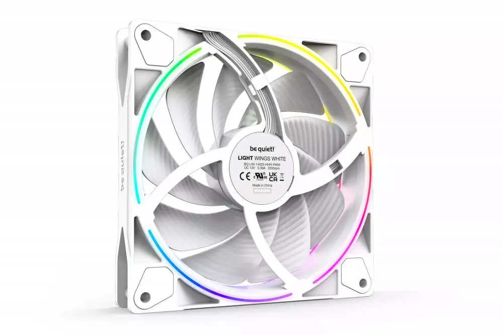 Вентилатори be quiet! LIGHT WINGS White 140mm PWM High-Speed Triple-Pack Fan 3-in-1 - BL103